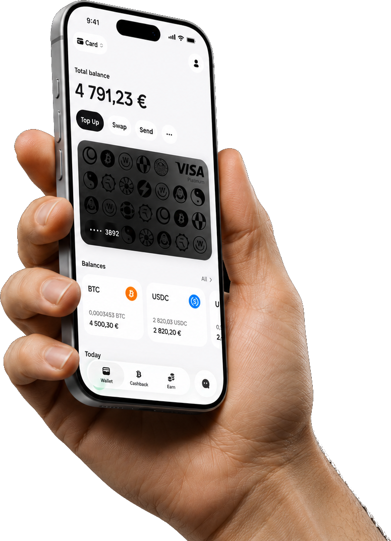 Приложение KOLO с картой Visa Platinum на экране смартфона